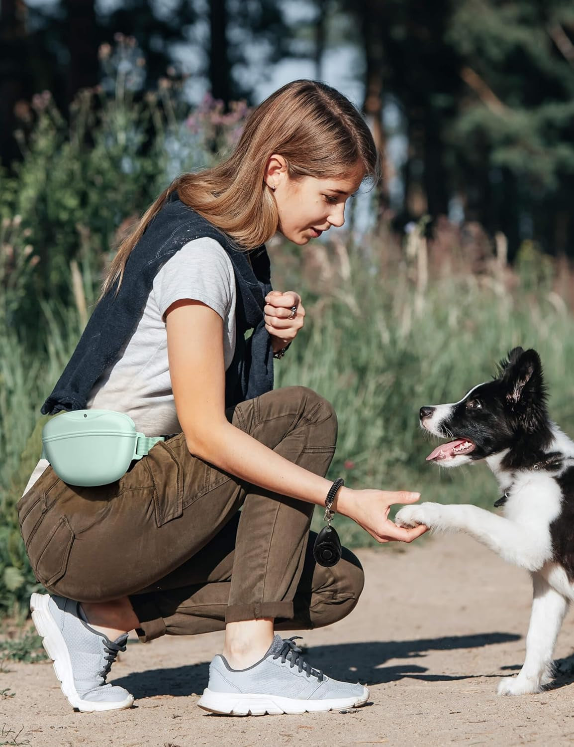 Dog Treat Pouch with Training Clicker, Upgrade Stronger Magnetic Closure to Avoid Spilling, 1.67 Cup Silicone Treat Bag Fanny Pack with Waist Belt for Pet Training Walking (Green)